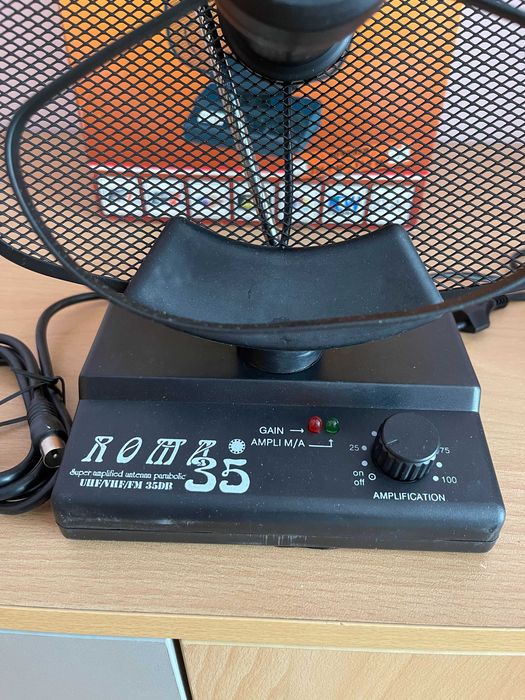 Стайна FM/VHF/UHF антена с усилвател