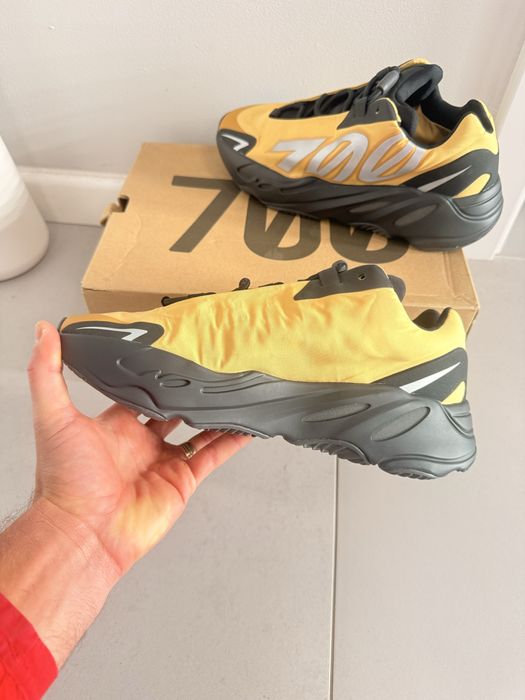Adidas Yeezy 700 MNVN Honey