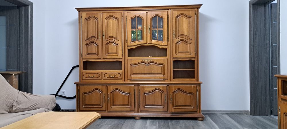 Inchiriez pe termen lung apartament 2 camere  recent renovat  utilat cplet