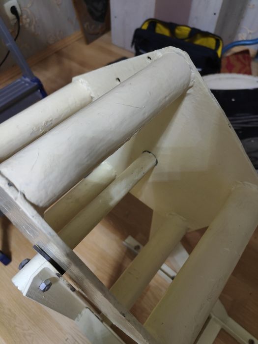 Крутящийся рукоход настенный