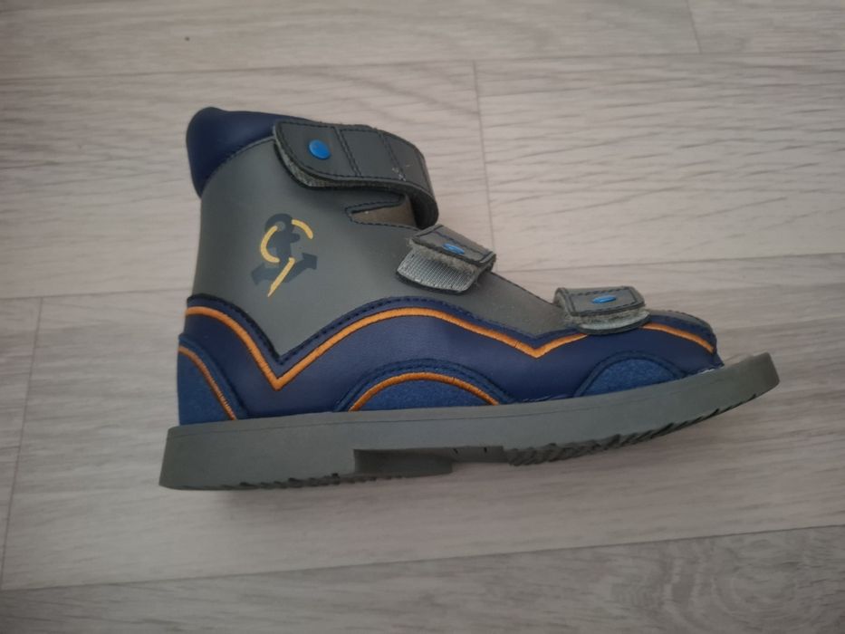 Продам  ортопедический  обувь