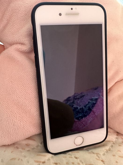 Продавам Iphone 7 НОВ