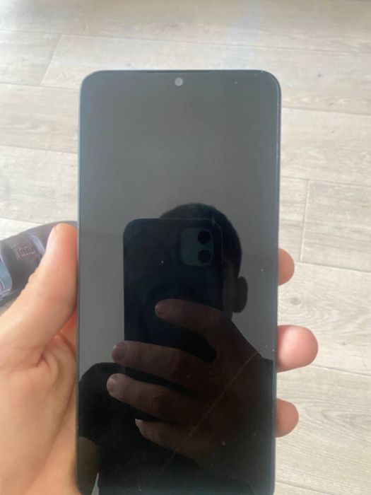 REDMI 13 C TELEFON IDEAL HOLATI YANGI  ekaranda ozro singan yorilgan