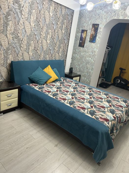 Кровать с тумбами