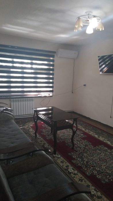 Сдам 2х комн. кв. около м.Шахристан. Маклерам: Не беспокоить!