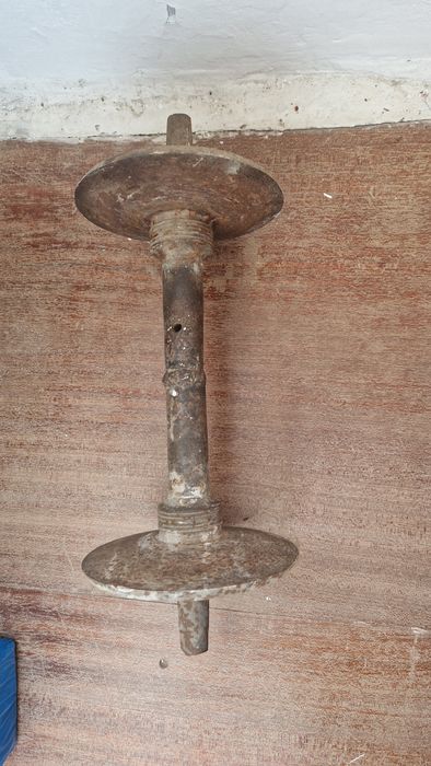 Продам гантелю 2000