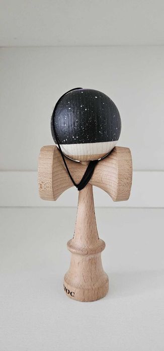 Kendama cu ken cioc-cioc ediție limitată cu o tama Okendama