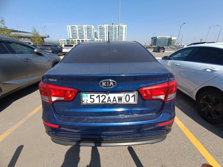 Kia Rio  2015 г седан ОТС.