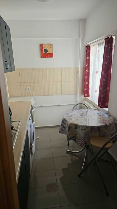 Inchiriez apartament