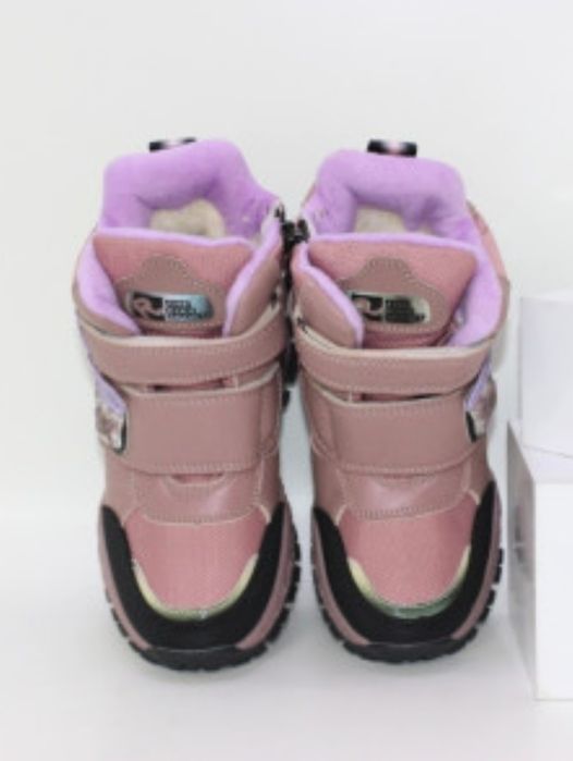 Новые детские сапожки.