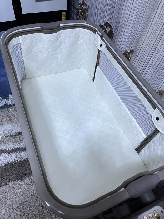 продается детский манеж-кровать