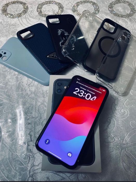 Iphone 11  емкость 80 памит 128