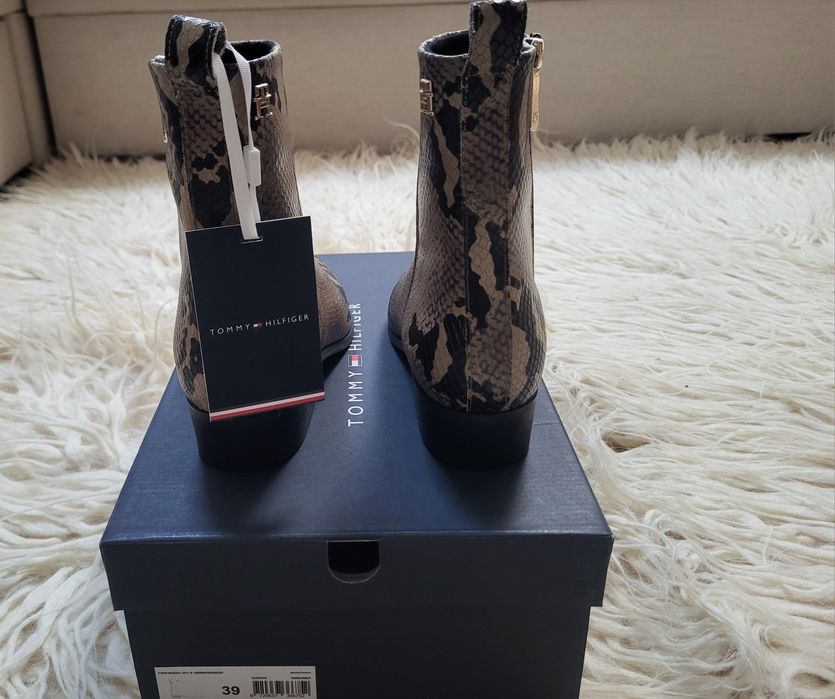 Нови дамски боти- TOMMY HILFIGER