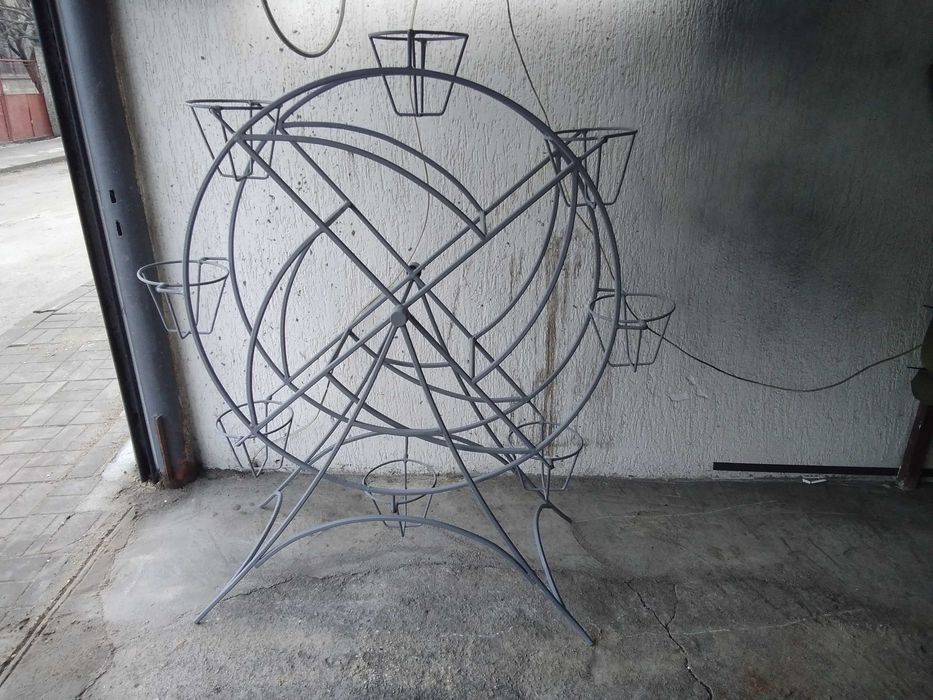 Цветарник  виенско колело и люлеещ се стол