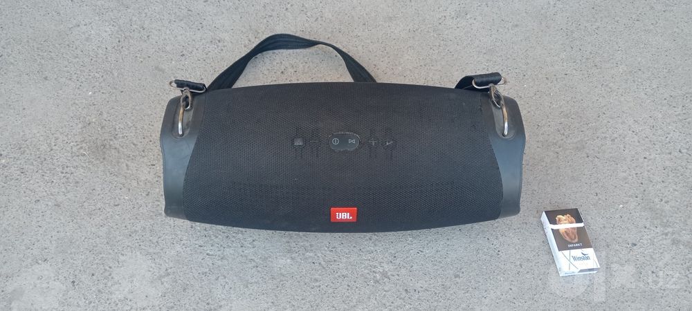 Блютуз   калонка   JBL