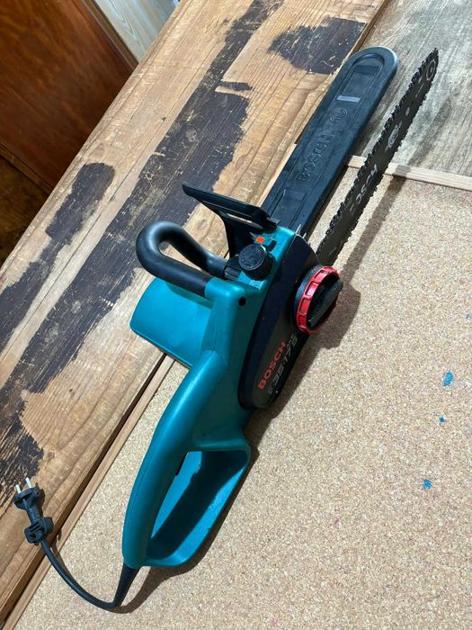 електрически трион за дърва BOSH