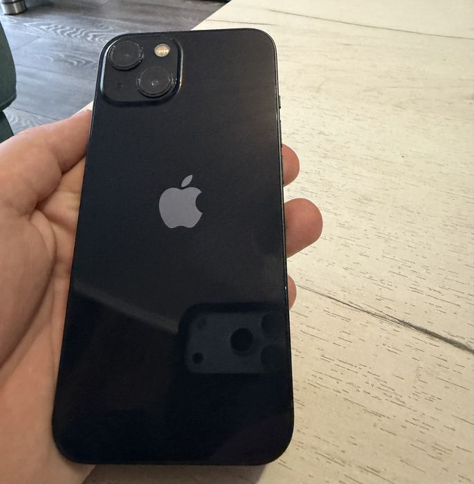 Vand IPHONE 13  Negru