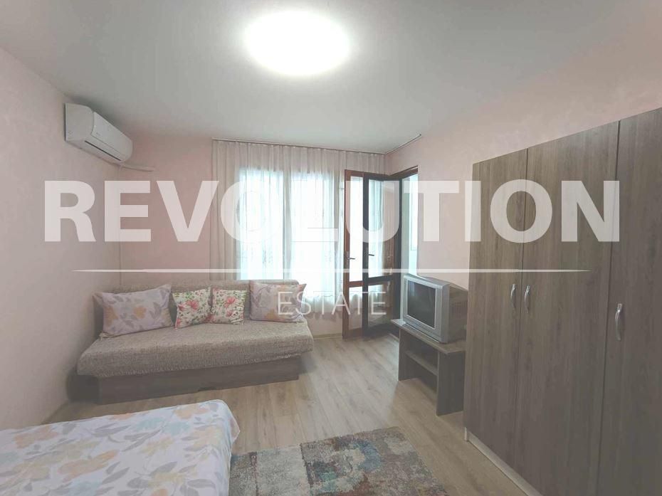 Дава се под наем Двустаен апартамент в Варна, Лятно кино Тракия - 55 кв.м за 375 € - Снимка #3