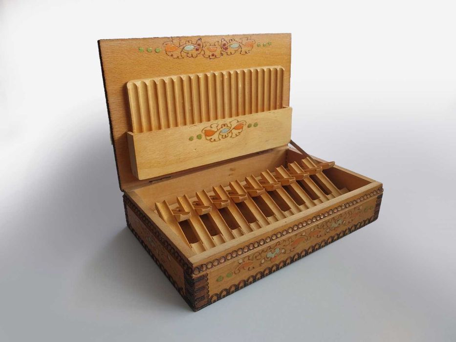 Дървена табакера антикварна, кутия за съхранение на цигари