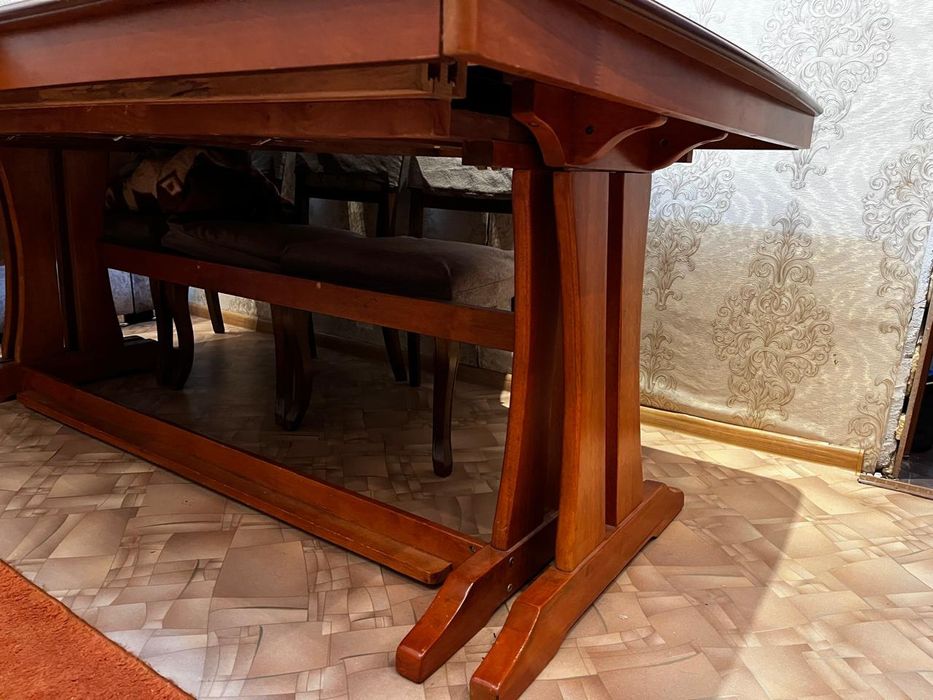 Продам стол. Хорошем состоянии.