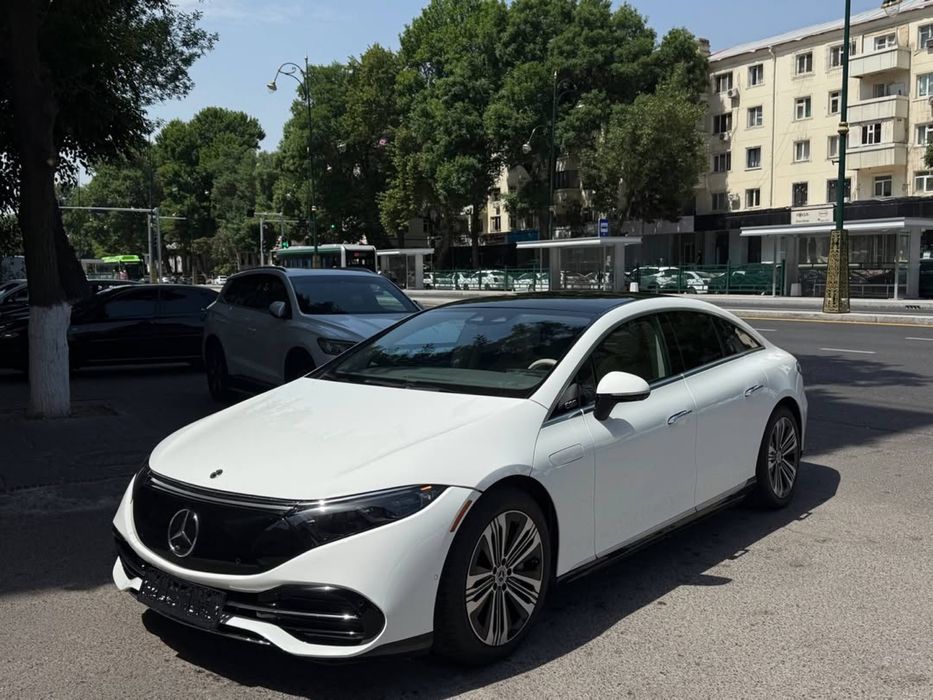 Mercedes Benz Eqs 450+