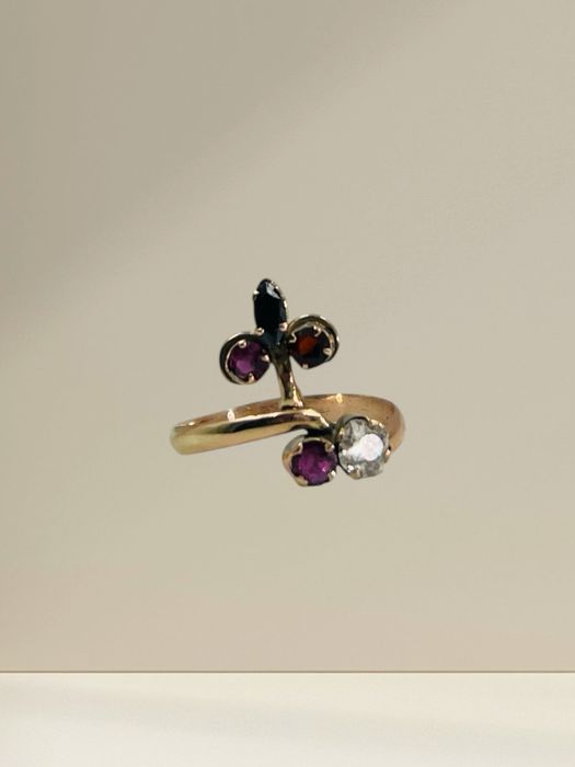 Пръстен с диамант ,сапфир, рубин и аметист