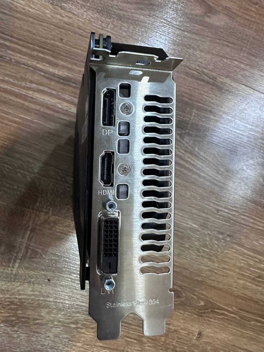 Asus Tuf GTX 1660 Super 6 gb почти новая