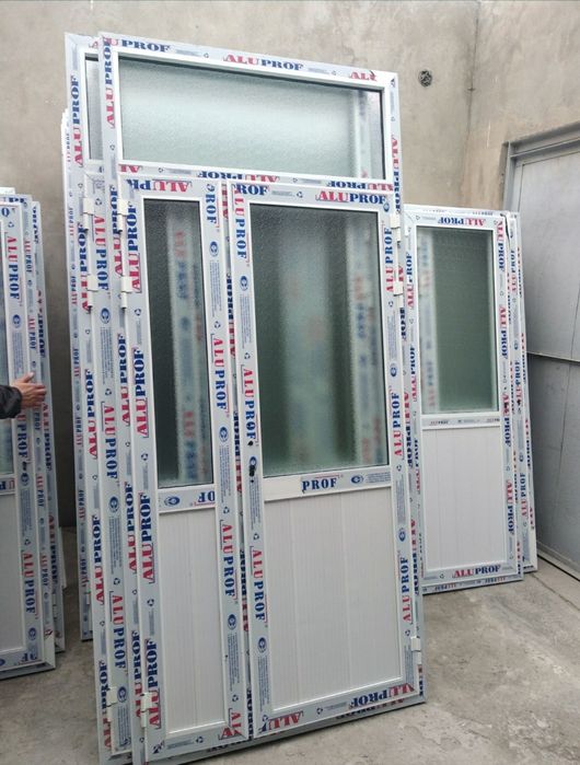 Двери Алиминивые Готовые  по 900 тысячи.