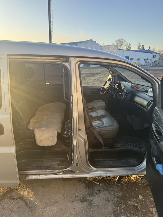 Автомабиль Hyundai Starex