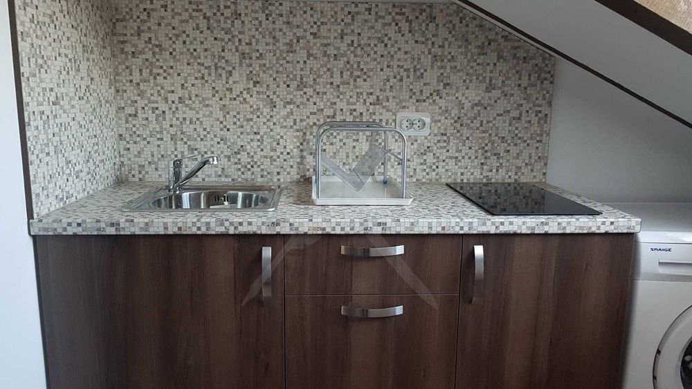 Дава се под наем Едностаен апартамент в Пловдив, Център - 30 кв.м за 348.84 € - Снимка #8