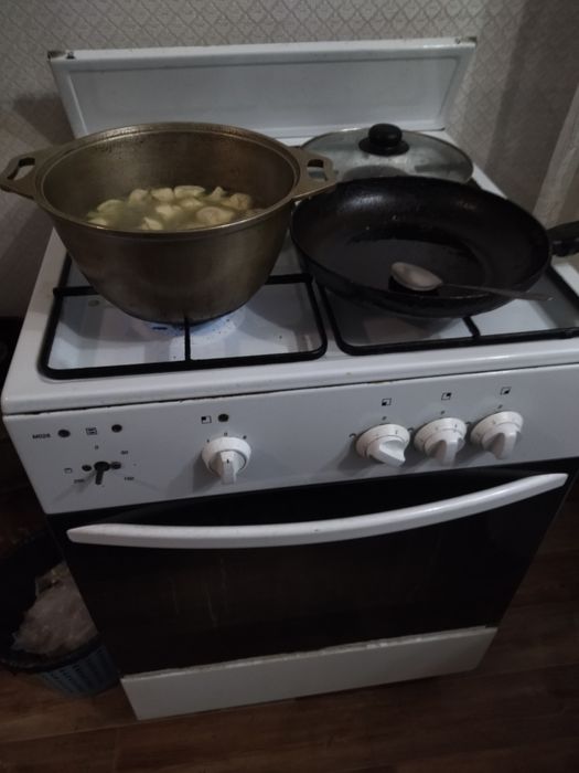 Продам газовую плиту. Срочно