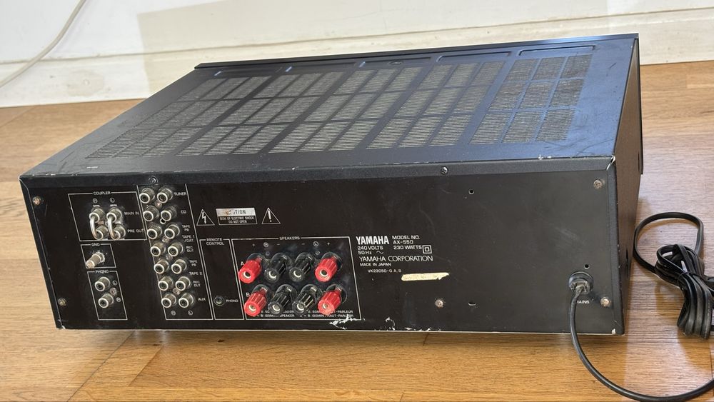 Yamaha AX-550 amplificator stereo Natural Sound, stare bună, 2x85W/8ohm