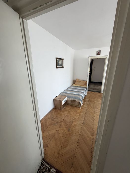 Inchiriez apartament 2 camere et. 1