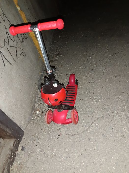 Самокат детский божая коровка продам