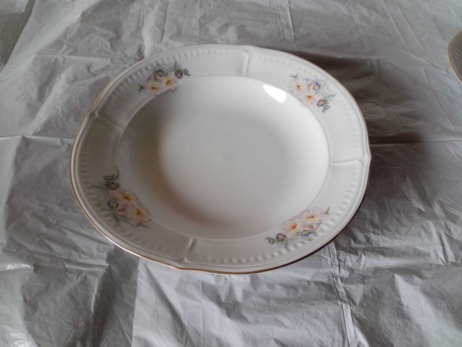 Serviciu de masa din portelan