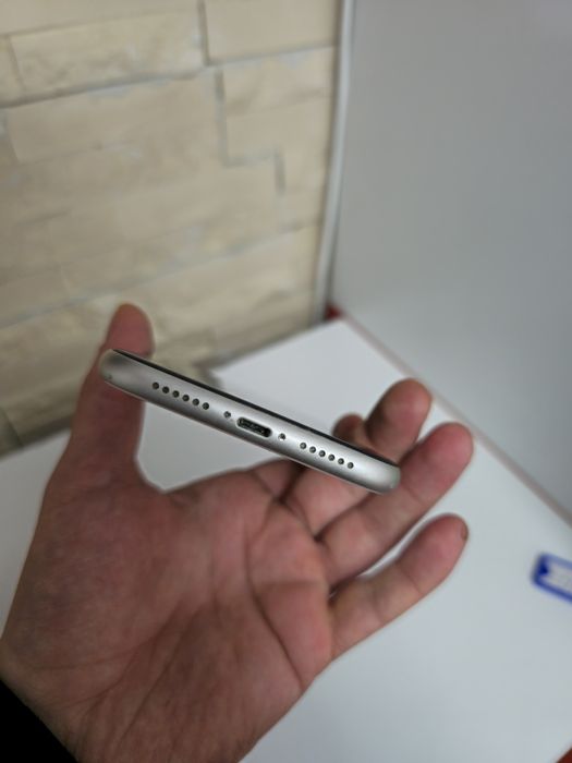 Iphone 11 64GB / 100% ( display nec. )