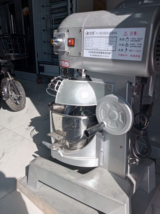 Meksir 30 litrli boshqa xillari ham bor garantiya bor 3 ta nasatkali