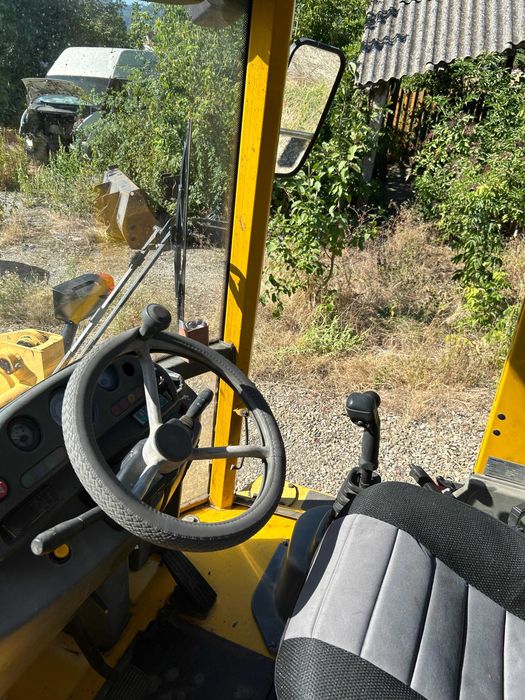 Buldoexcavator   KOMATSU