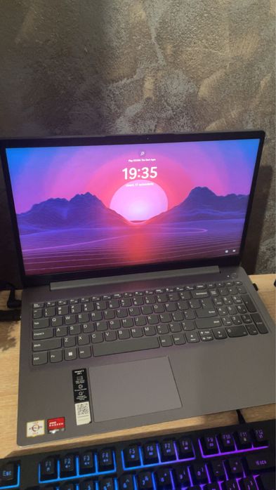 Vand laptop LENOVO Ideapad 3