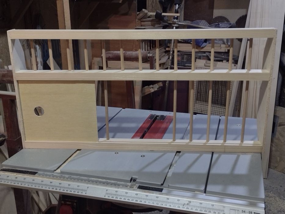 Boxe,hrănitori, lăzi pentru porumbei