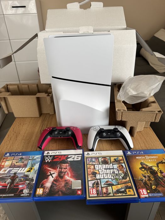 ps5 1 tb чисто нов 2 години