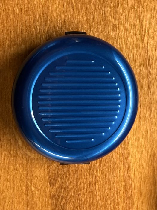 Чисто НОВ евро монетник