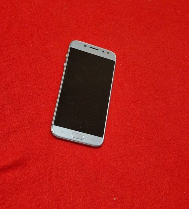 Telefon cu touchscreen pentru colecție