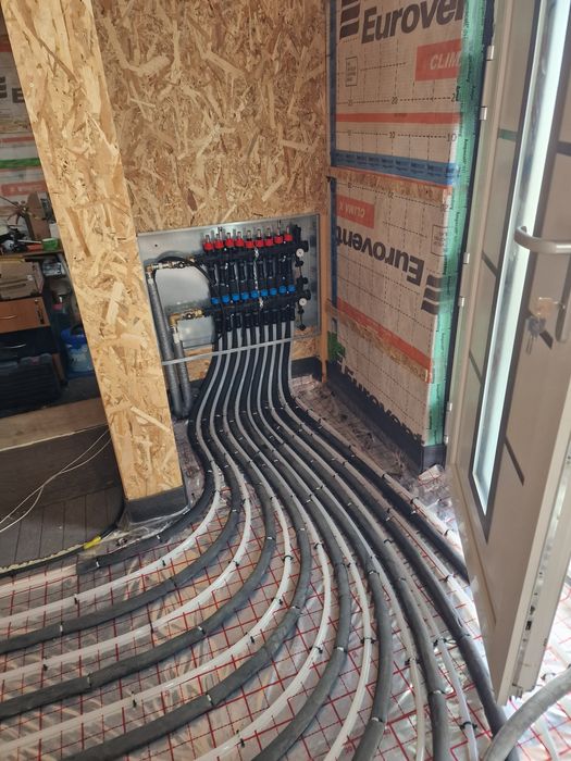 Executam sape fluide de ipsos peste încălzire în pardoseala