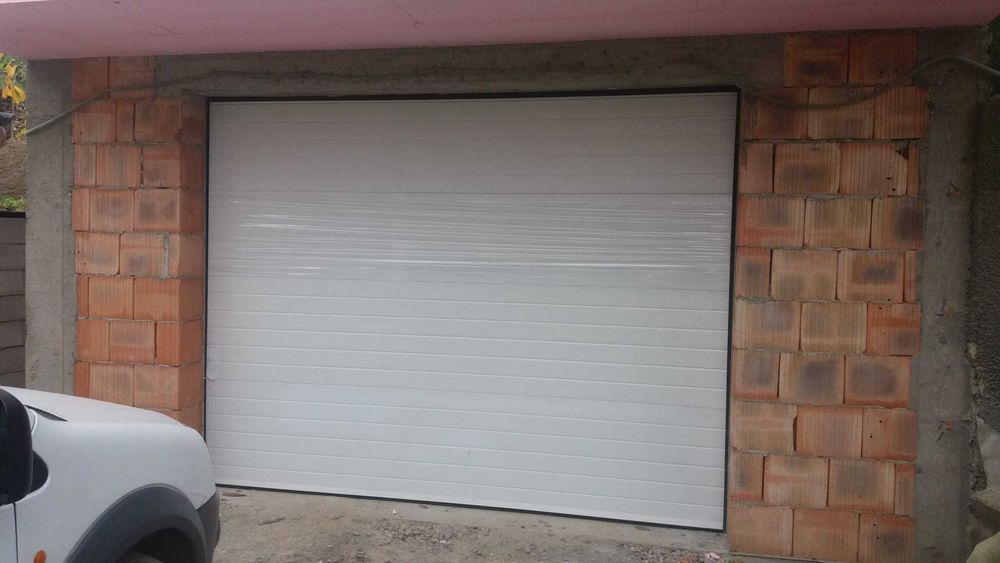 UȘI de garaj industriale