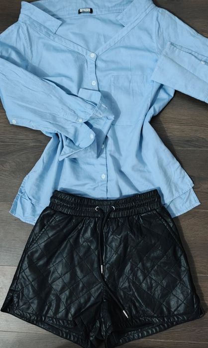 Vând Cămașă Drykorn plus pantaloni scurți căptușiți.