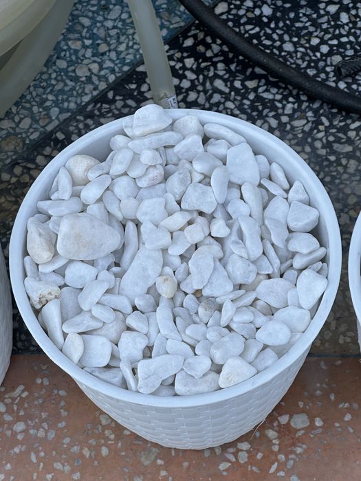 Keramzit kroshka smif mazayka landshaft dizayn toshlar piramida