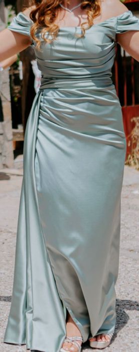 Сатенена официална рокля