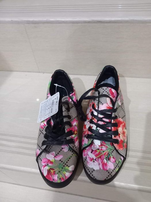 Нови кожени дамски кецове  39н.