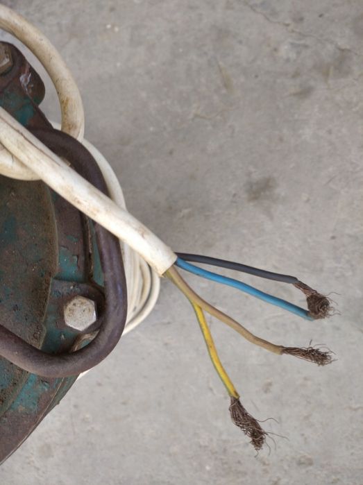 СУВ НАСОС сотилади 3 фаза ишлатилган